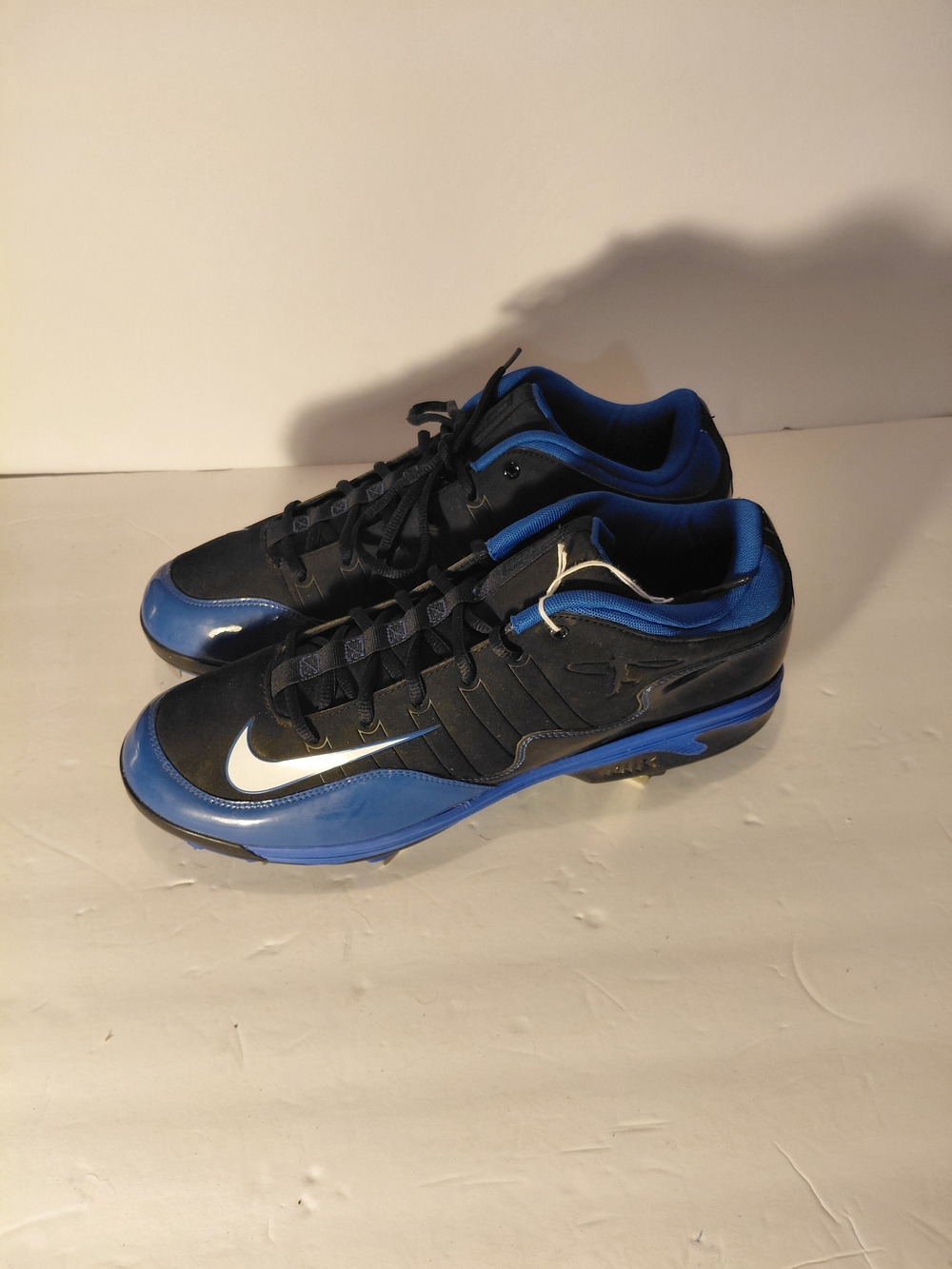 Nike Men’s Black & Blue Low-Top Athletic Cleats